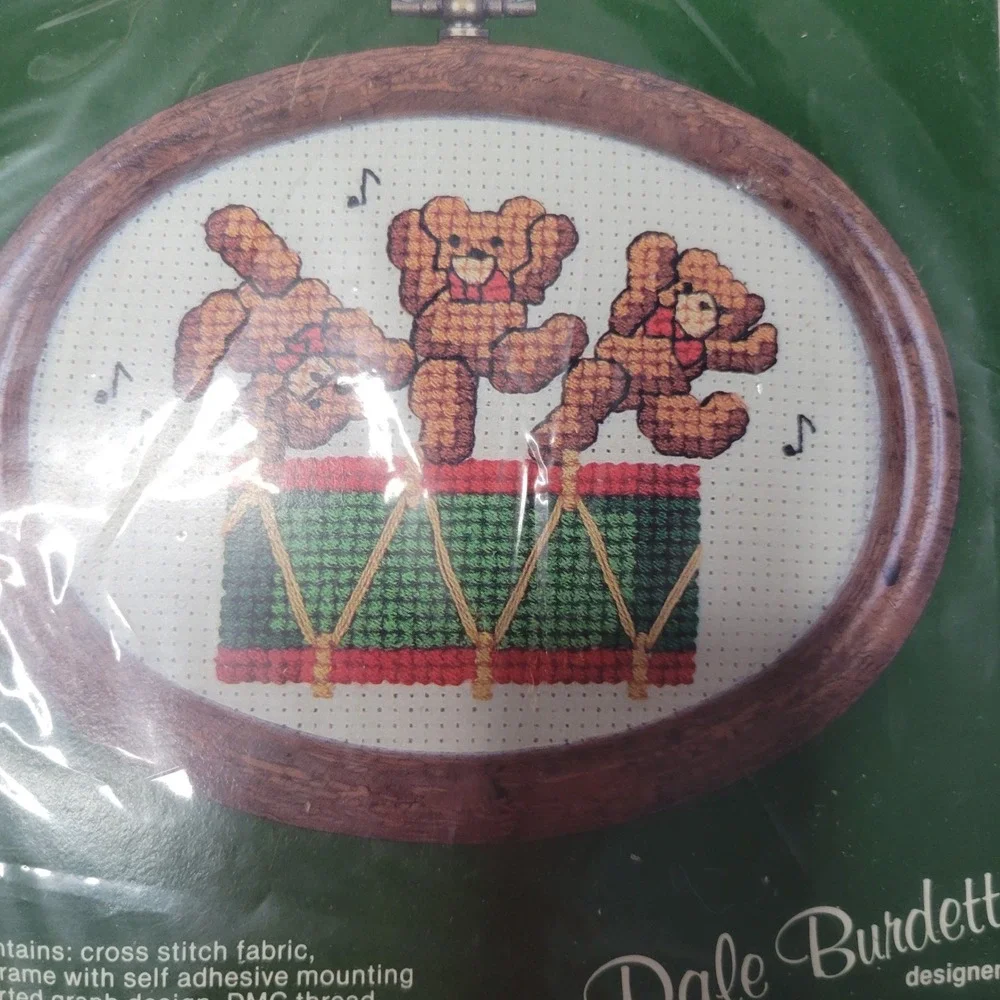Dale Burdett Country Christmas Cross Stitch Kit CCK263 Bears Drum‎ Vintage 1986